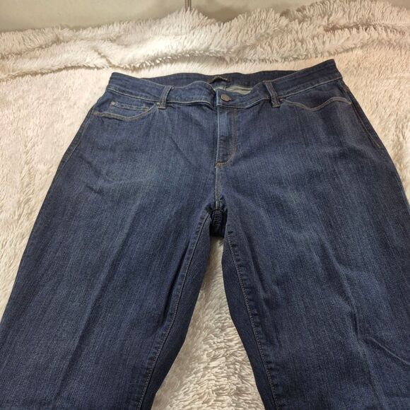 NWOT Ann Taylor The Slim Curvy Fit Dark Wash Jeans Womens Size 16. - Picture 8 of 10